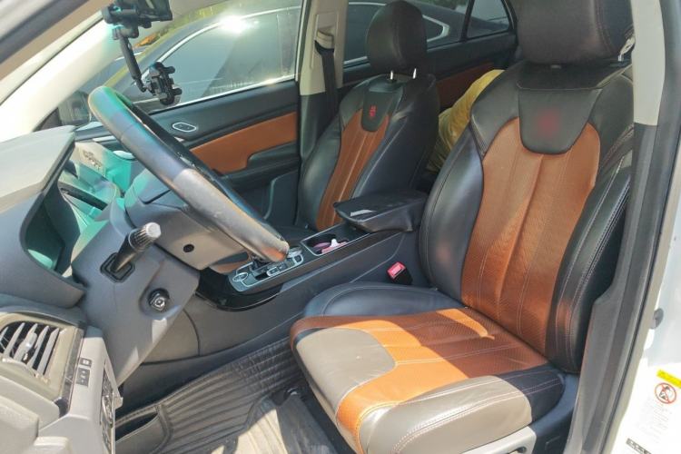 Used BYD Qin New Energy 2015 1.5T Dual-Crown Flagship Plus Edition Left Front Seat