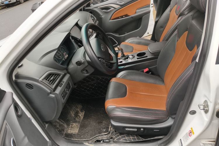 Used BYD Qin New Energy 2015 1.5T Dual-Crown Flagship Plus Edition Left Front Seat