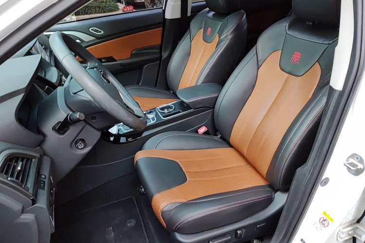 Used BYD Qin New Energy 2015 1.5T Dual-Crown Flagship Plus Edition Left Front Seat