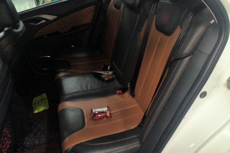 Used BYD Qin New Energy 2015 1.5T Dual-Crown Flagship Edition Left Rear Seat