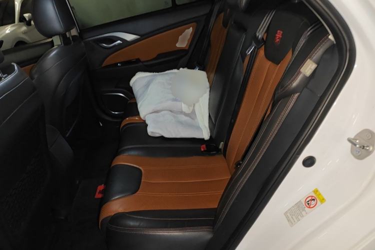 Used BYD Qin New Energy 2015 1.5T Dual-Crown Flagship Plus Edition Left Rear Seat
