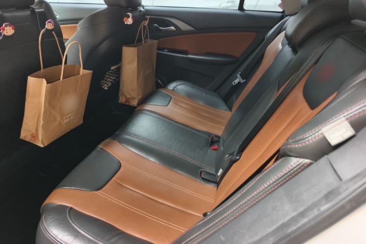 Used BYD Qin New Energy 2015 1.5T Dual-Crown Flagship Plus Edition Left Rear Seat