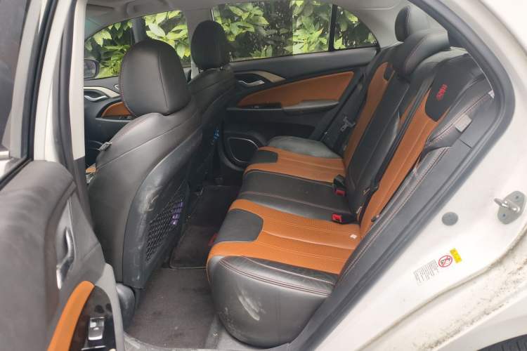 Used BYD Qin New Energy 2015 1.5T Dual-Crown Flagship Plus Edition Left Rear Seat
