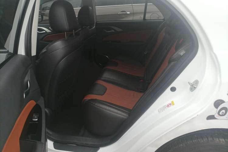 Used BYD Qin New Energy 2015 1.5T Dual-Crown Flagship Plus Edition Left Rear Seat