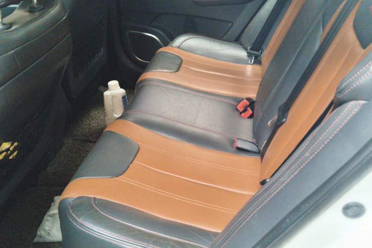 Used BYD Qin New Energy 2015 1.5T Dual-Crown Flagship Plus Edition Left Rear Seat