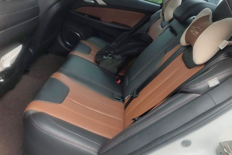 Used BYD Qin New Energy 2015 1.5T Dual-Crown Flagship Plus Edition Left Rear Seat