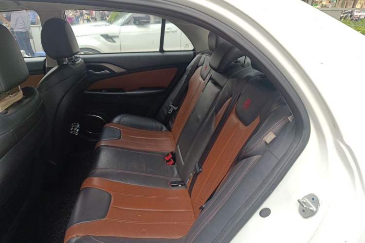 Used BYD Qin New Energy 2015 1.5T Dual-Crown Flagship Plus Edition Left Rear Seat