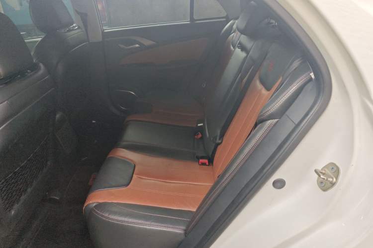 Used BYD Qin New Energy 2015 1.5T Dual-Crown Flagship Edition Left Rear Seat