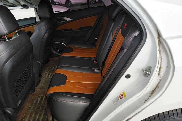Used BYD Qin New Energy 2015 1.5T Dual-Crown Flagship Plus Edition Left Rear Seat