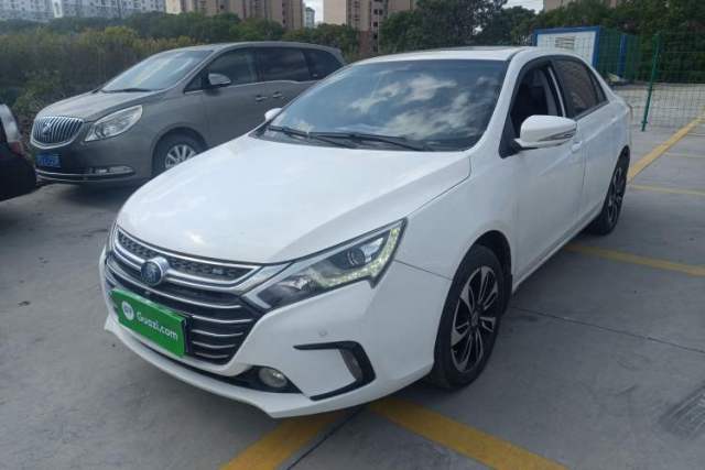 BYD Qin New Energy 2015 1.5T Dual-Crown Flagship Plus Edition usado
