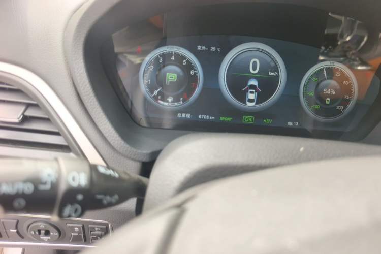 Used BYD Qin New Energy 2015 1.5T Dual-Crown Flagship Plus Edition Odometer Close Up