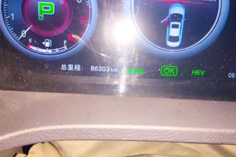 Used BYD Qin New Energy 2015 1.5T Dual-Crown Flagship Plus Edition Odometer Close Up