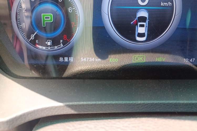 Used BYD Qin New Energy 2015 1.5T Dual-Crown Flagship Plus Edition Odometer Close Up