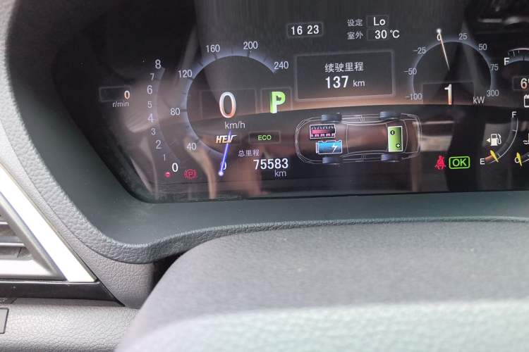 Used BYD Qin New Energy 2015 1.5T Dual-Crown Flagship Plus Edition Odometer Close Up