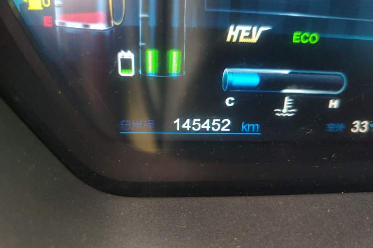 Used BYD Qin New Energy 2015 1.5T Dual-Crown Flagship Edition Odometer Close Up