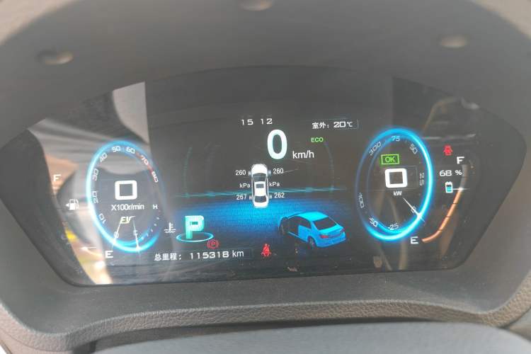 Used BYD Qin New Energy 2015 1.5T Dual-Crown Flagship Plus Edition Odometer Close Up