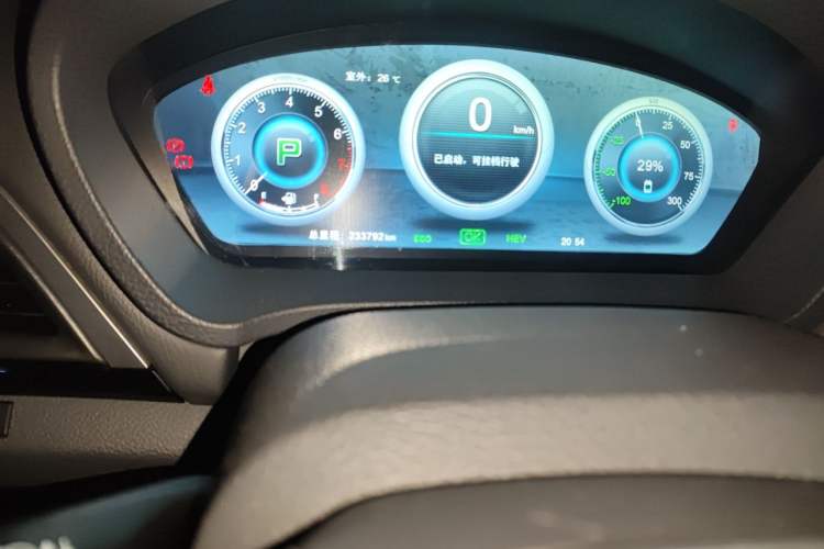 Used BYD Qin New Energy 2015 1.5T Dual-Crown Flagship Edition Odometer Close Up