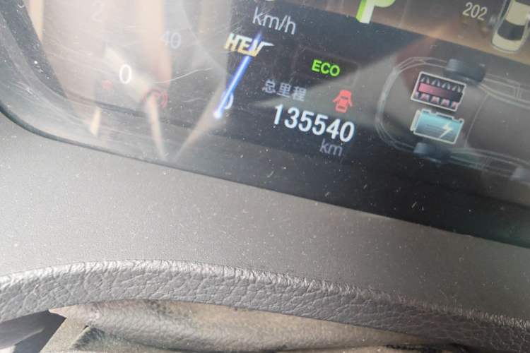Used BYD Qin New Energy 2015 1.5T Dual-Crown Flagship Plus Edition Odometer Close Up
