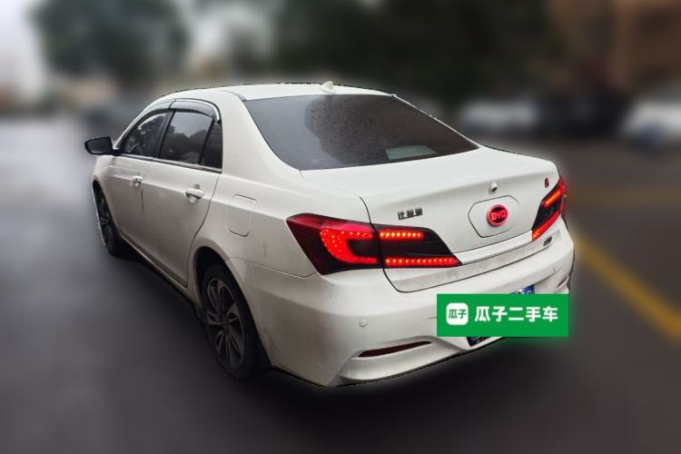 Used BYD Qin New Energy 2015 1.5T Dual-Crown Flagship Plus Edition Rear Left 45 Deg