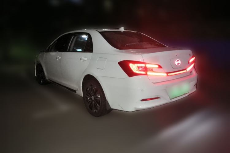 Used BYD Qin New Energy 2015 1.5T Dual-Crown Flagship Edition Rear Left 45 Deg