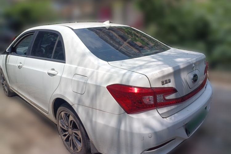 Used BYD Qin New Energy 2015 1.5T Dual-Crown Flagship Plus Edition Rear Left 45 Deg