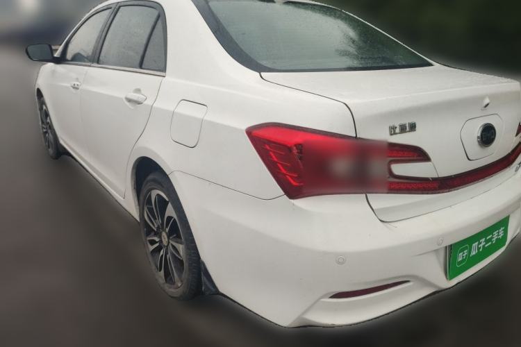 Used BYD Qin New Energy 2015 1.5T Dual-Crown Flagship Plus Edition Rear Left 45 Deg