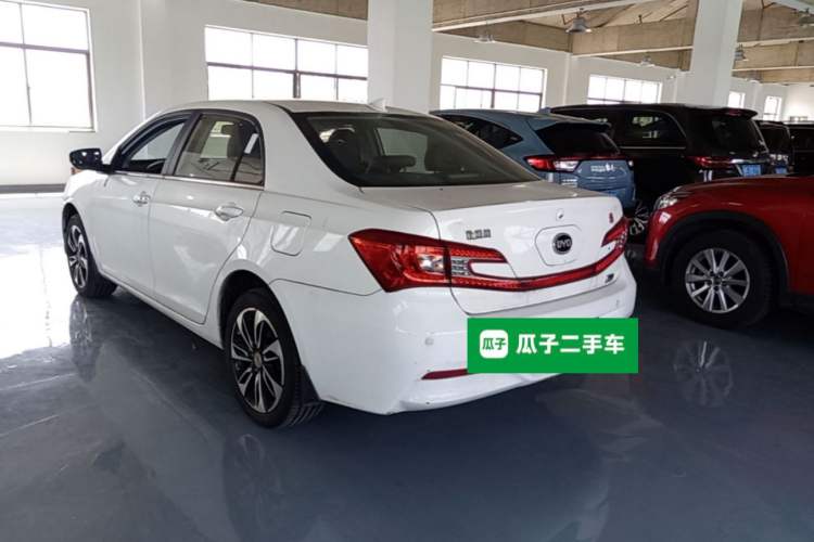 Used BYD Qin New Energy 2015 1.5T Dual-Crown Flagship Plus Edition Rear Left 45 Deg