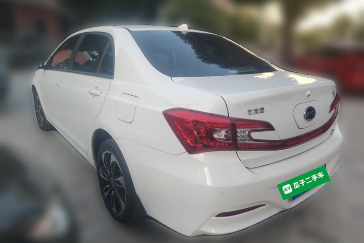 Used BYD Qin New Energy 2015 1.5T Dual-Crown Flagship Plus Edition Rear Left 45 Deg