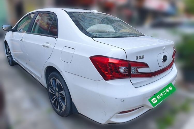 Used BYD Qin New Energy 2015 1.5T Dual-Crown Flagship Plus Edition Rear Left 45 Deg