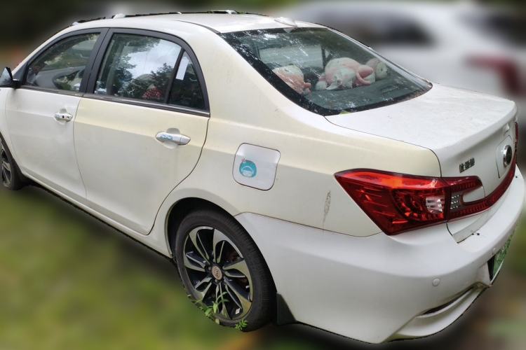 Used BYD Qin New Energy 2015 1.5T Dual-Crown Flagship Plus Edition Rear Left 45 Deg