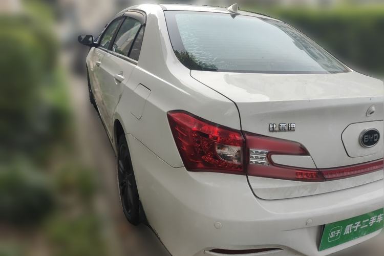 Used BYD Qin New Energy 2015 1.5T Dual-Crown Flagship Plus Edition Rear Left 45 Deg