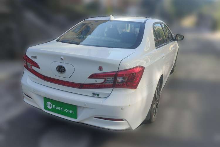 Used BYD Qin New Energy 2015 1.5T Dual-Crown Flagship Plus Edition Rear Right 45 Deg