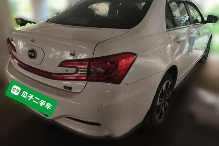 Used BYD Qin New Energy 2015 1.5T Dual-Crown Flagship Edition Rear Right 45 Deg