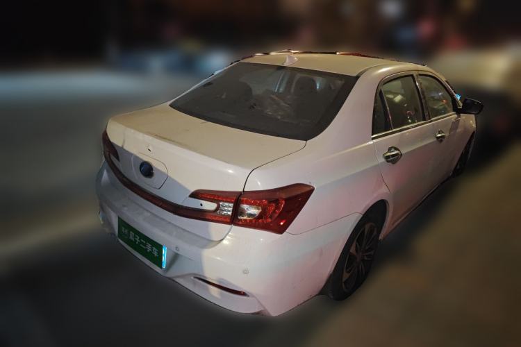 Used BYD Qin New Energy 2015 1.5T Dual-Crown Flagship Edition Rear Right 45 Deg