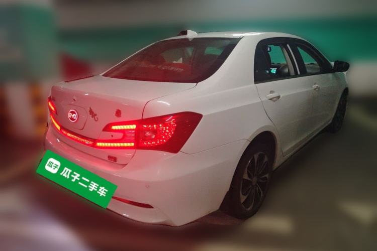Used BYD Qin New Energy 2015 1.5T Dual-Crown Flagship Edition Rear Right 45 Deg