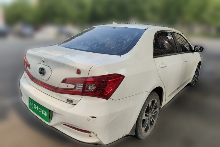 Used BYD Qin New Energy 2015 1.5T Dual-Crown Flagship Plus Edition Rear Right 45 Deg