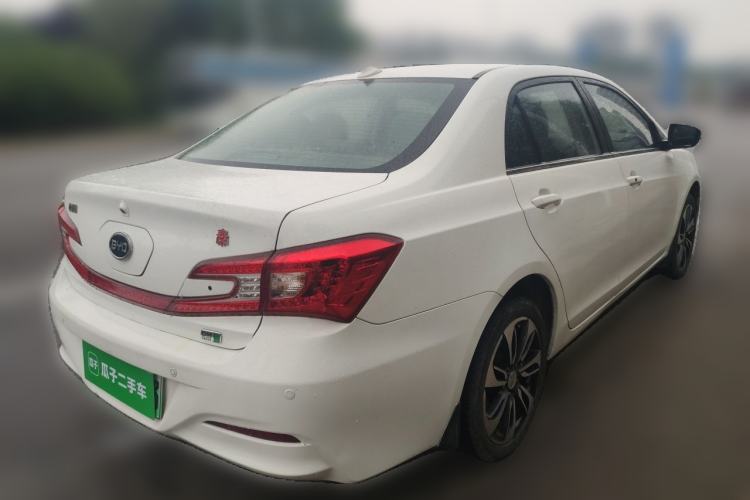 Used BYD Qin New Energy 2015 1.5T Dual-Crown Flagship Plus Edition Rear Right 45 Deg