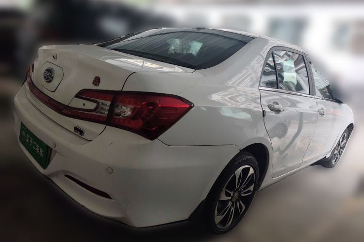 Used BYD Qin New Energy 2015 1.5T Dual-Crown Flagship Edition Rear Right 45 Deg