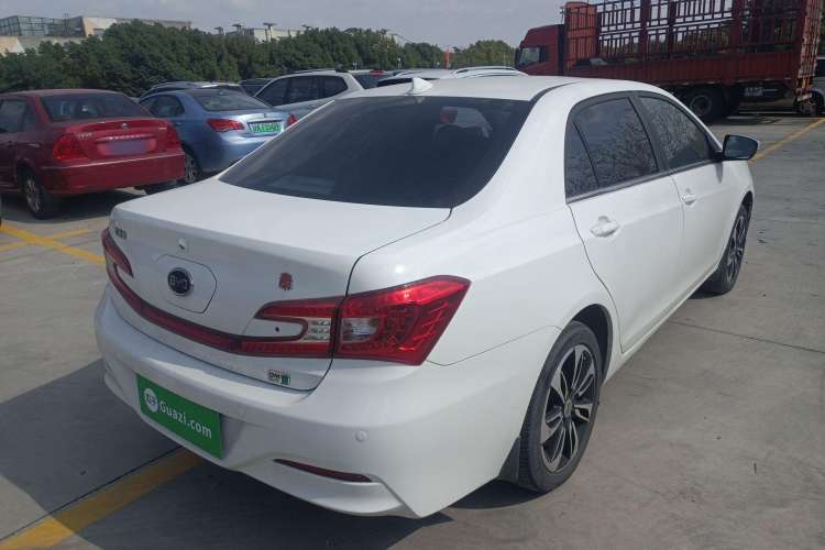 Used BYD Qin New Energy 2015 1.5T Dual-Crown Flagship Plus Edition Rear Right 45 Deg