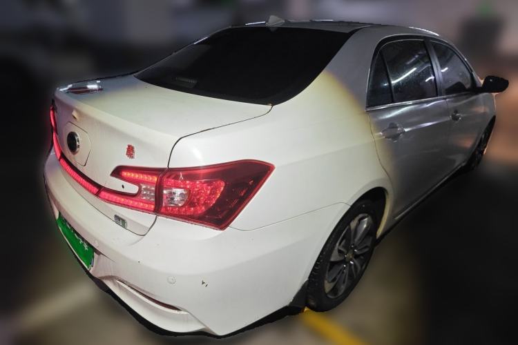 Used BYD Qin New Energy 2015 1.5T Dual-Crown Flagship Plus Edition Rear Right 45 Deg