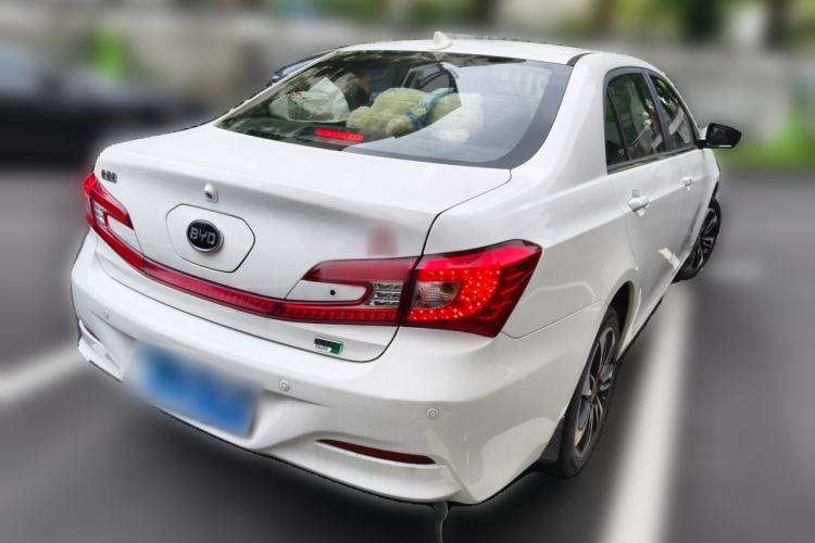 Used BYD Qin New Energy 2015 1.5T Dual-Crown Flagship Plus Edition Rear Right 45 Deg