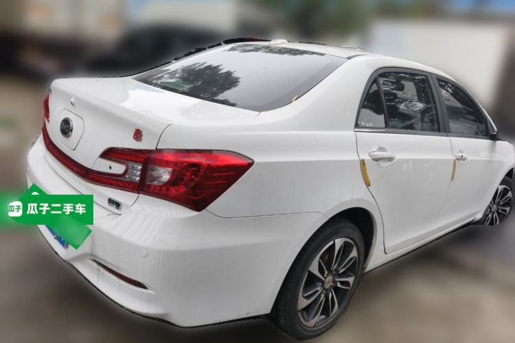 Used BYD Qin New Energy 2015 1.5T Dual-Crown Flagship Plus Edition Rear Right 45 Deg