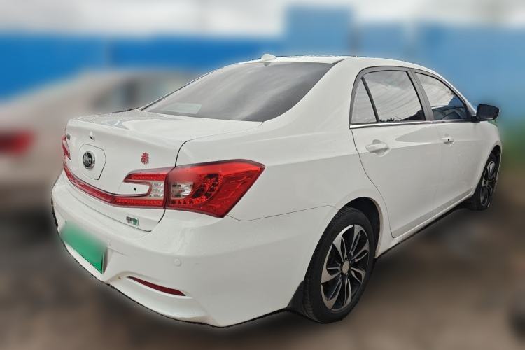 Used BYD Qin New Energy 2015 1.5T Dual-Crown Flagship Plus Edition Rear Right 45 Deg