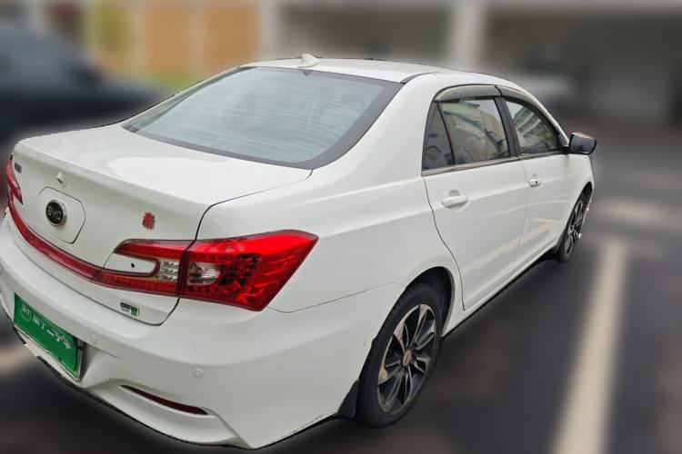 Used BYD Qin New Energy 2015 1.5T Dual-Crown Flagship Plus Edition Rear Right 45 Deg