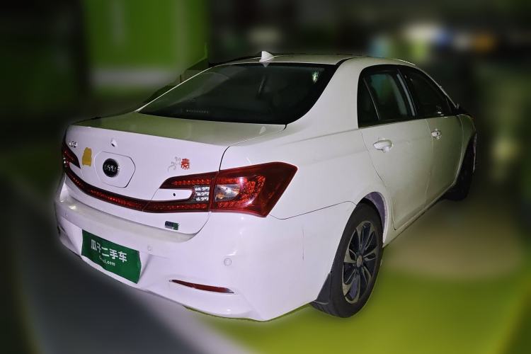 Used BYD Qin New Energy 2015 1.5T Dual-Crown Flagship Edition Rear Right 45 Deg