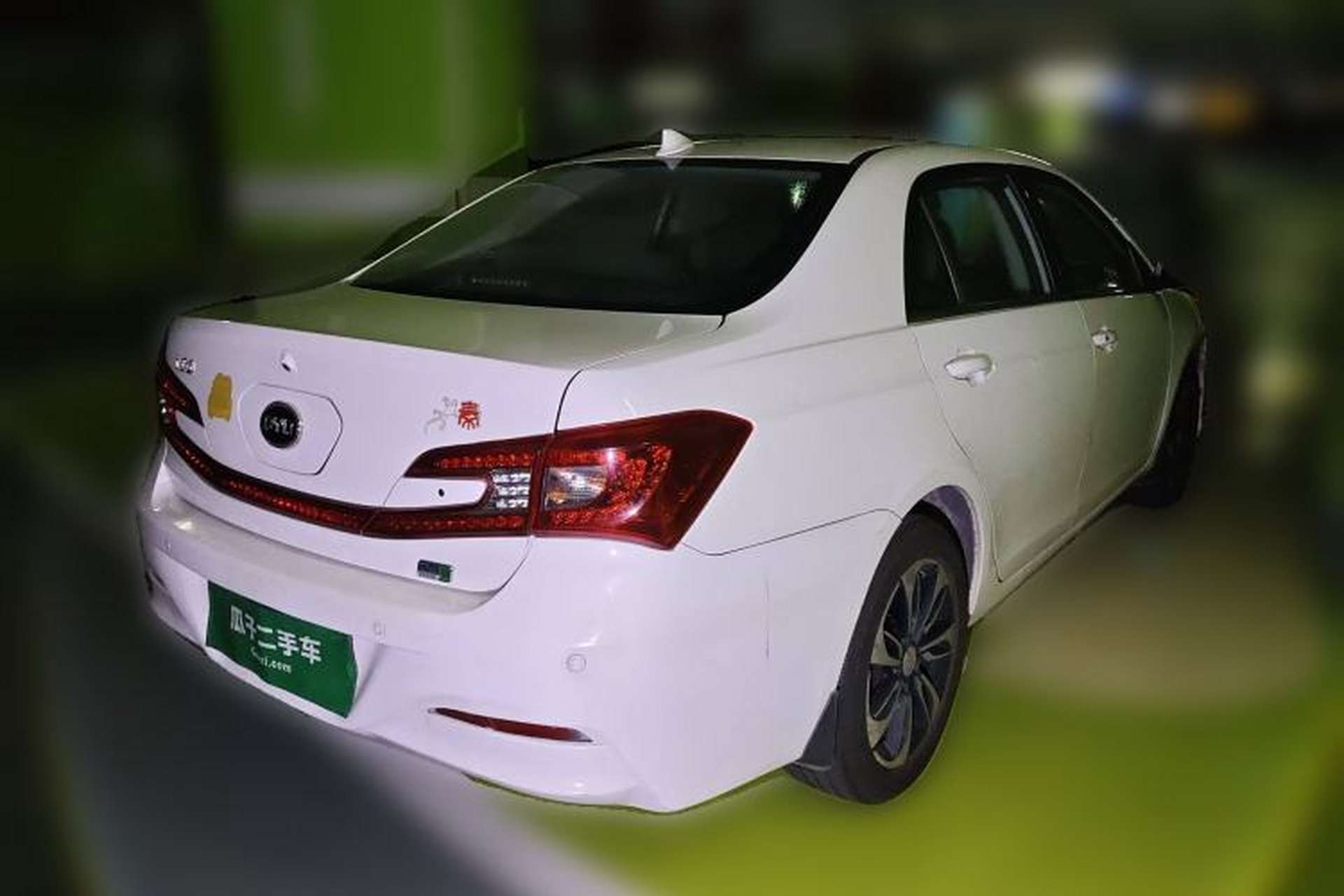Used BYD Qin New Energy 2015 1.5T Dual-Crown Flagship Edition Rear Right 45 Deg