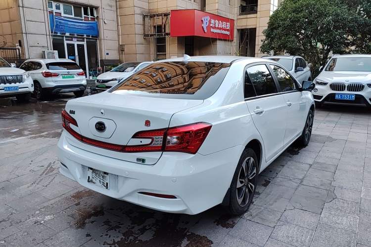 Used BYD Qin New Energy 2015 1.5T Dual-Crown Flagship Plus Edition Rear Right 45 Deg
