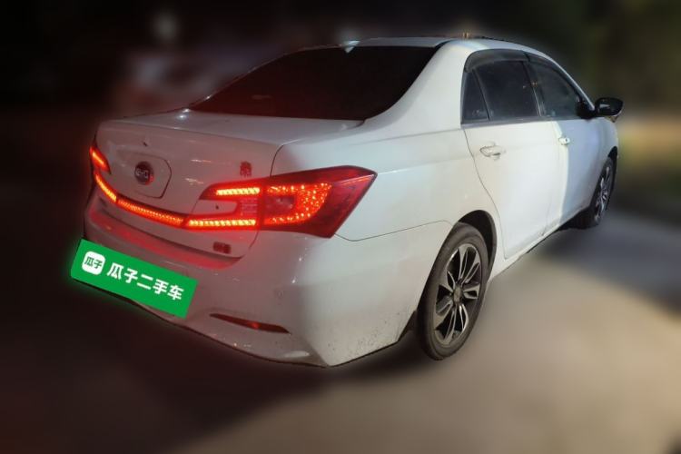 Used BYD Qin New Energy 2015 1.5T Dual-Crown Flagship Edition Rear Right 45 Deg
