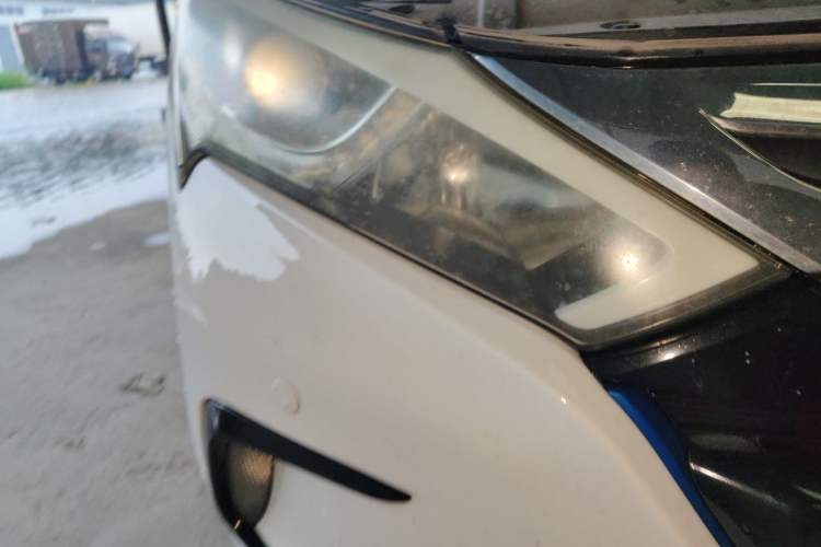Used BYD Qin New Energy 2015 1.5T Dual-Crown Flagship Plus Edition Right Front Headlight
