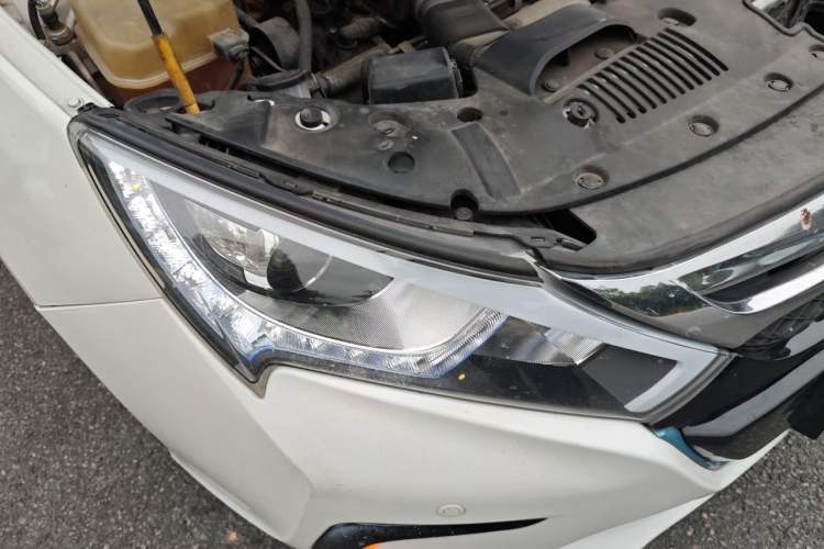 Used BYD Qin New Energy 2015 1.5T Dual-Crown Flagship Plus Edition Right Front Headlight